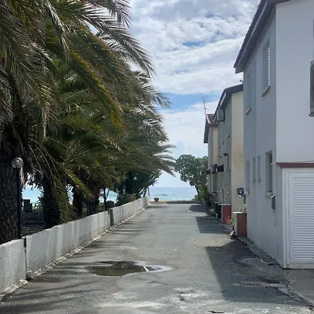 וילה Leonidas Seaside Meneou