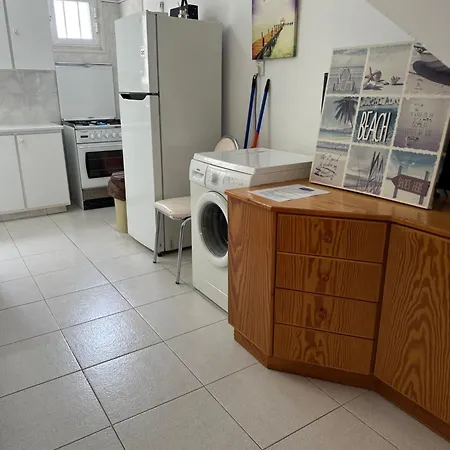 Leonidas Seaside Villa Meneou