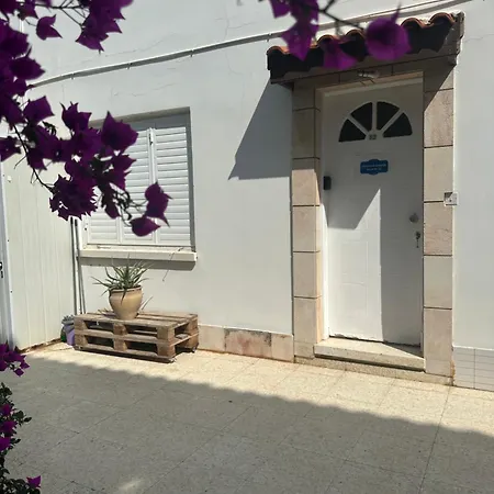 וילה Leonidas Seaside *