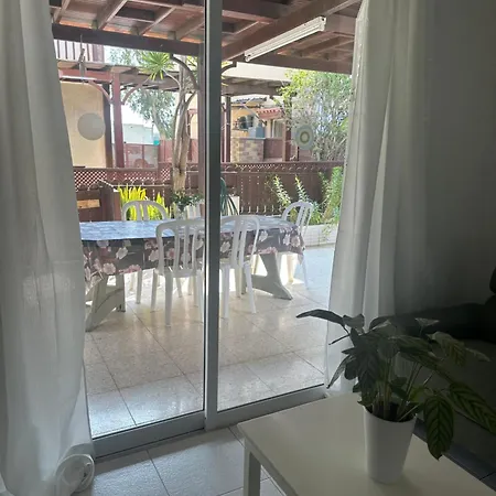 Leonidas Seaside Villa Meneou