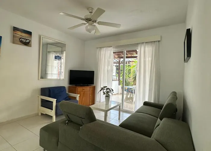 Leonidas Seaside Willa